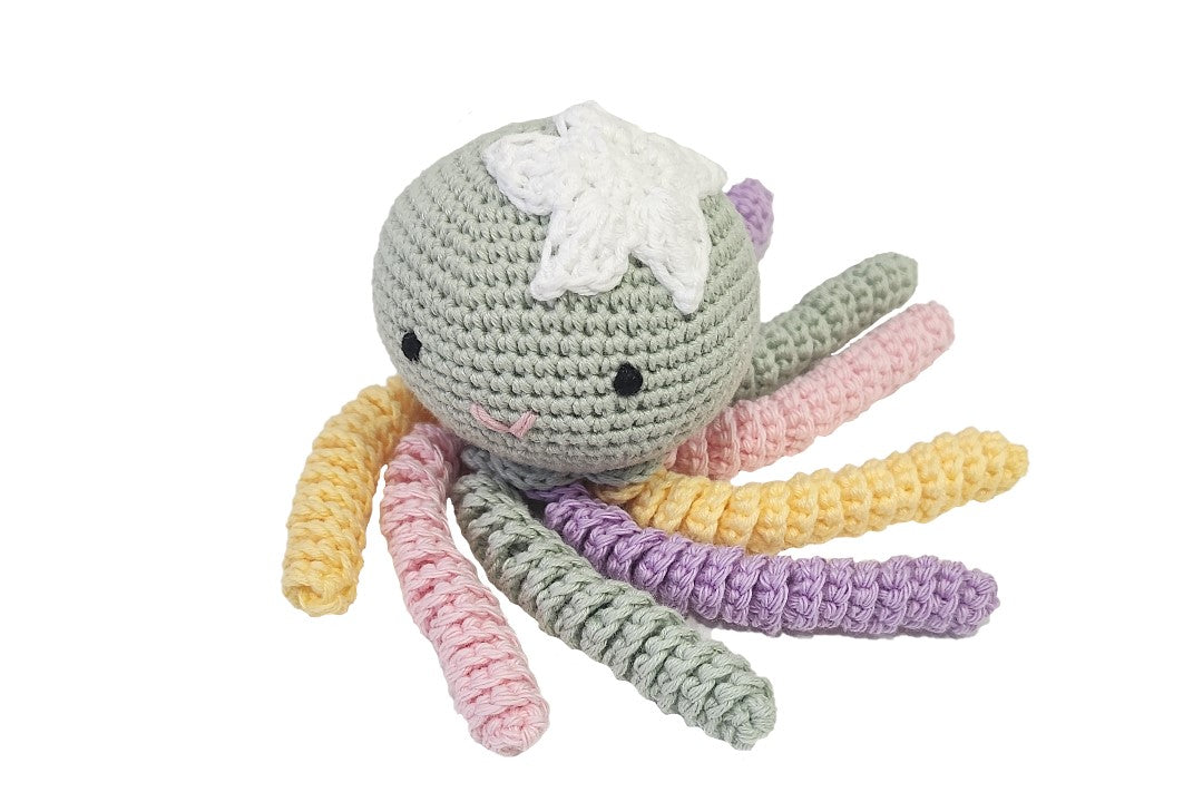 Pulpo amigurumi con flor (distintos colores)