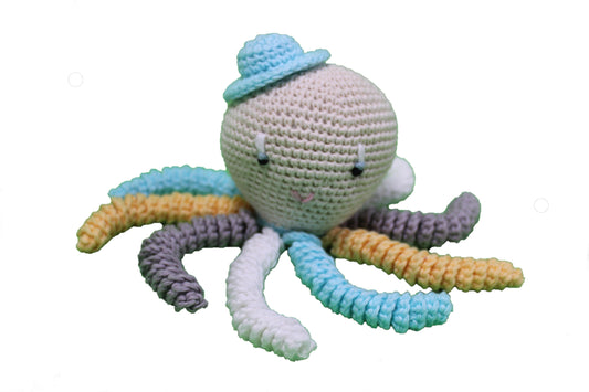 Pulpo de crochet para recién nacido en color aguamarina, blanco, gris y amarillo.