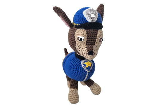 Amigurumi inspirado en Chase, de la Patrulla Canina.